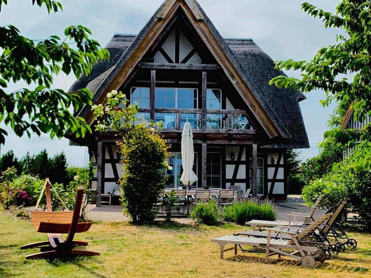 Landhaus Am Achterwasser Mit Bootssteg Grussow Dış mekan fotoğraf
