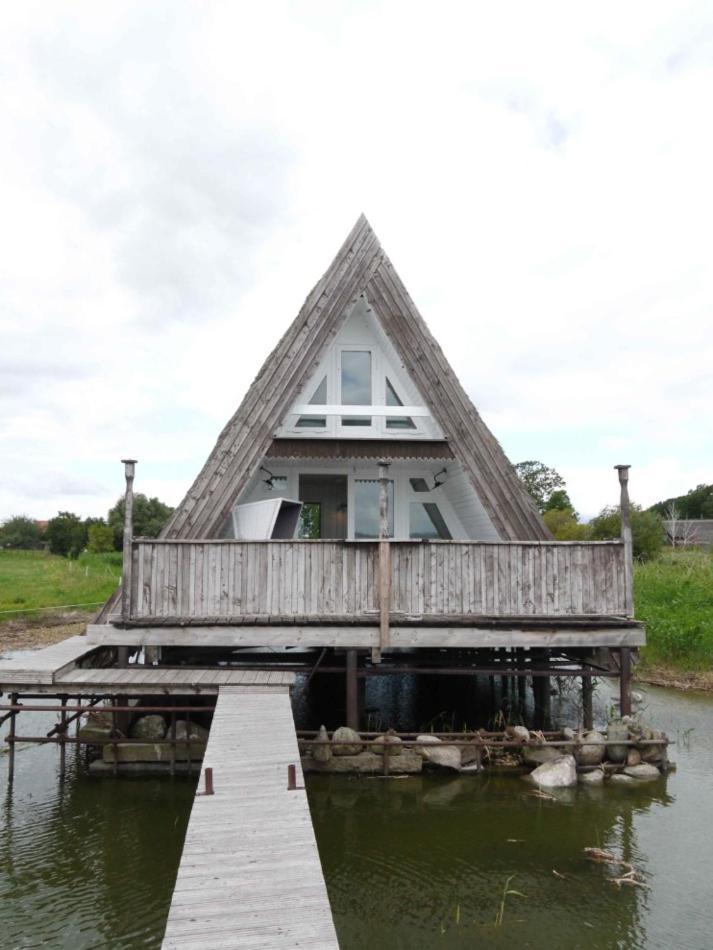 Landhaus Am Achterwasser Mit Bootssteg Grussow Dış mekan fotoğraf