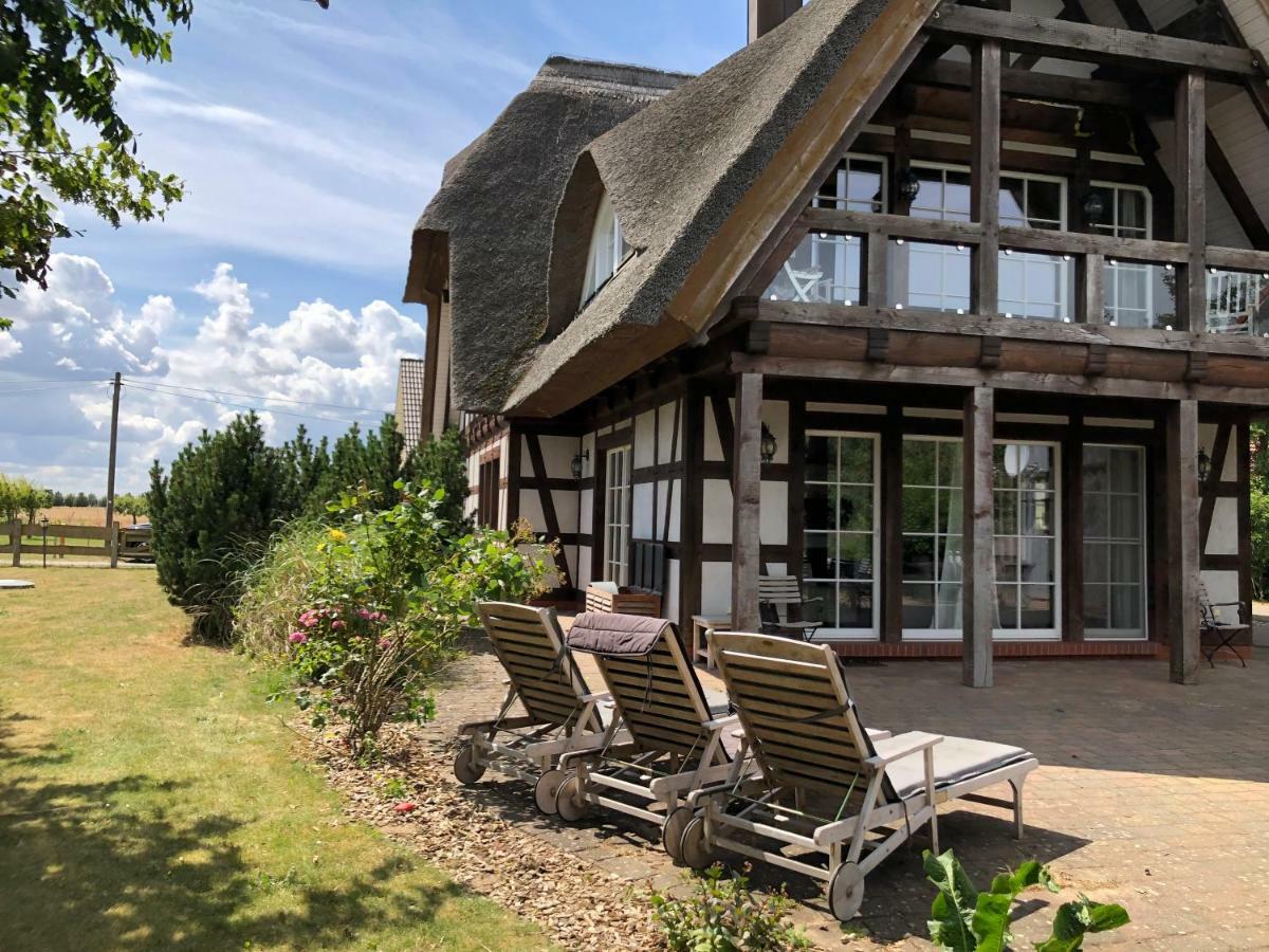 Landhaus Am Achterwasser Mit Bootssteg Grussow Dış mekan fotoğraf