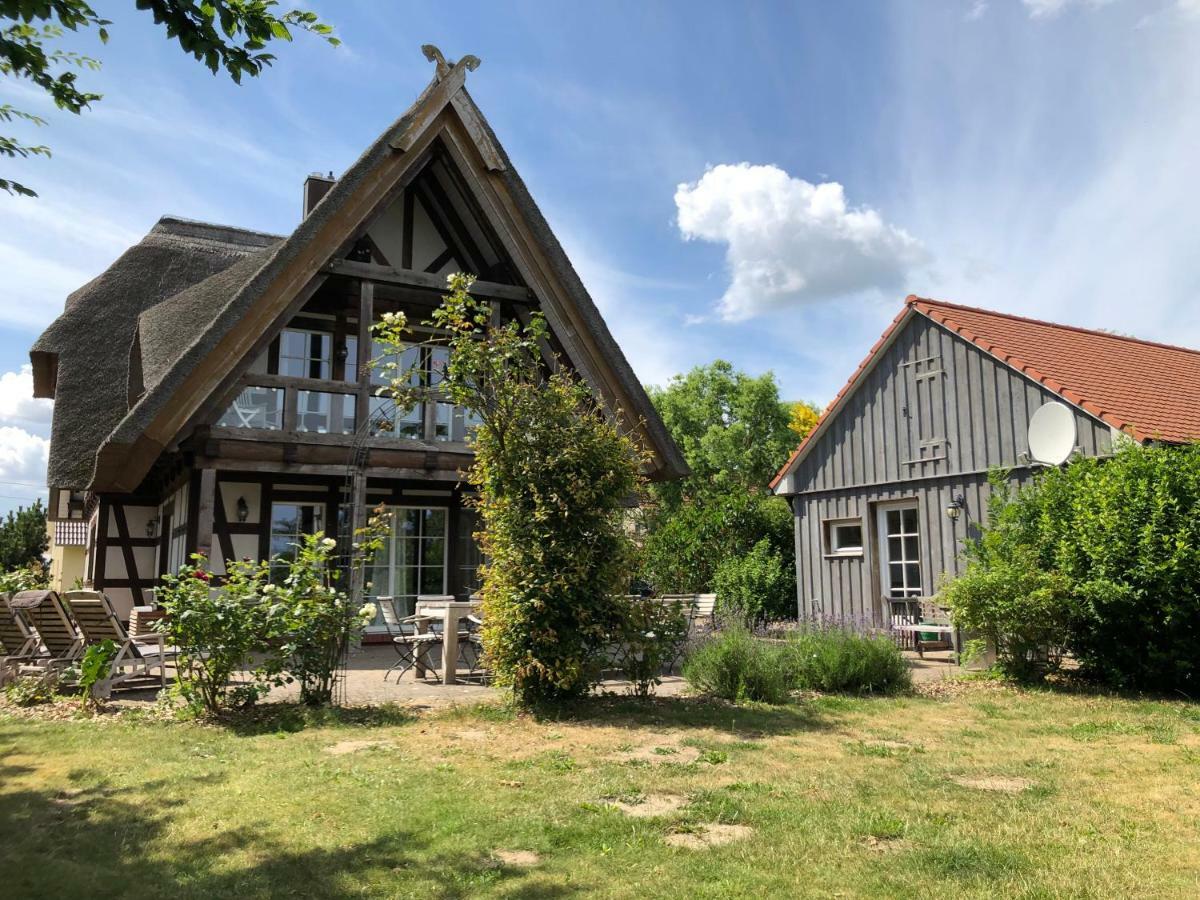 Landhaus Am Achterwasser Mit Bootssteg Grussow Dış mekan fotoğraf